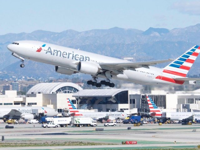 Thousands of American Airlines flights next month have no pilots